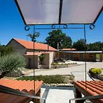 Quinta Do Caminho, Al Feriegård
