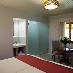 Quinta Do Caminho, Al Feriegård *